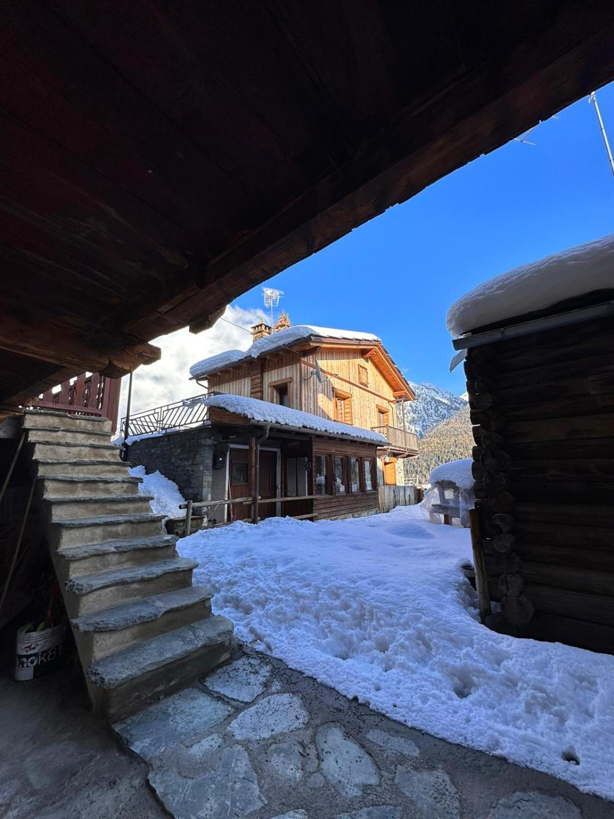 Joivy Modern Family Chalet With Stunning Mountain Views ชัมโปลุก ภายนอก รูปภาพ