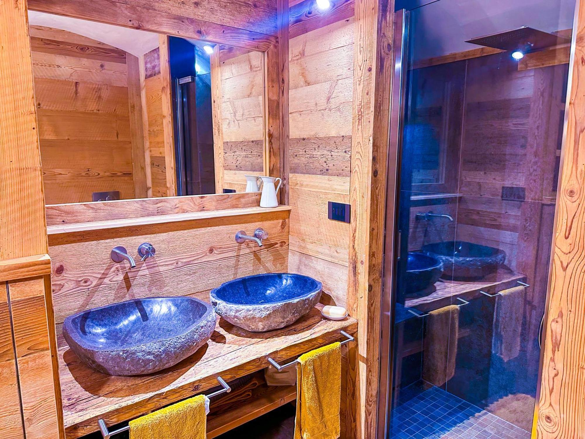 Joivy Modern Family Chalet With Stunning Mountain Views ชัมโปลุก ภายนอก รูปภาพ